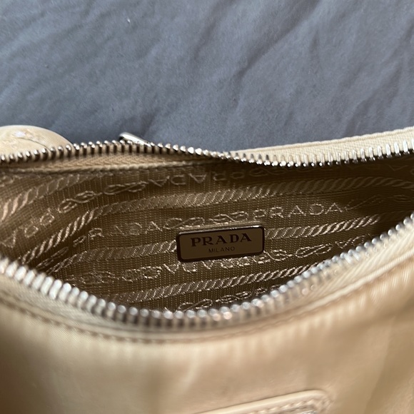 Prada Re-Edition 2005 Re-Nylon bag - Picture 10 of 13